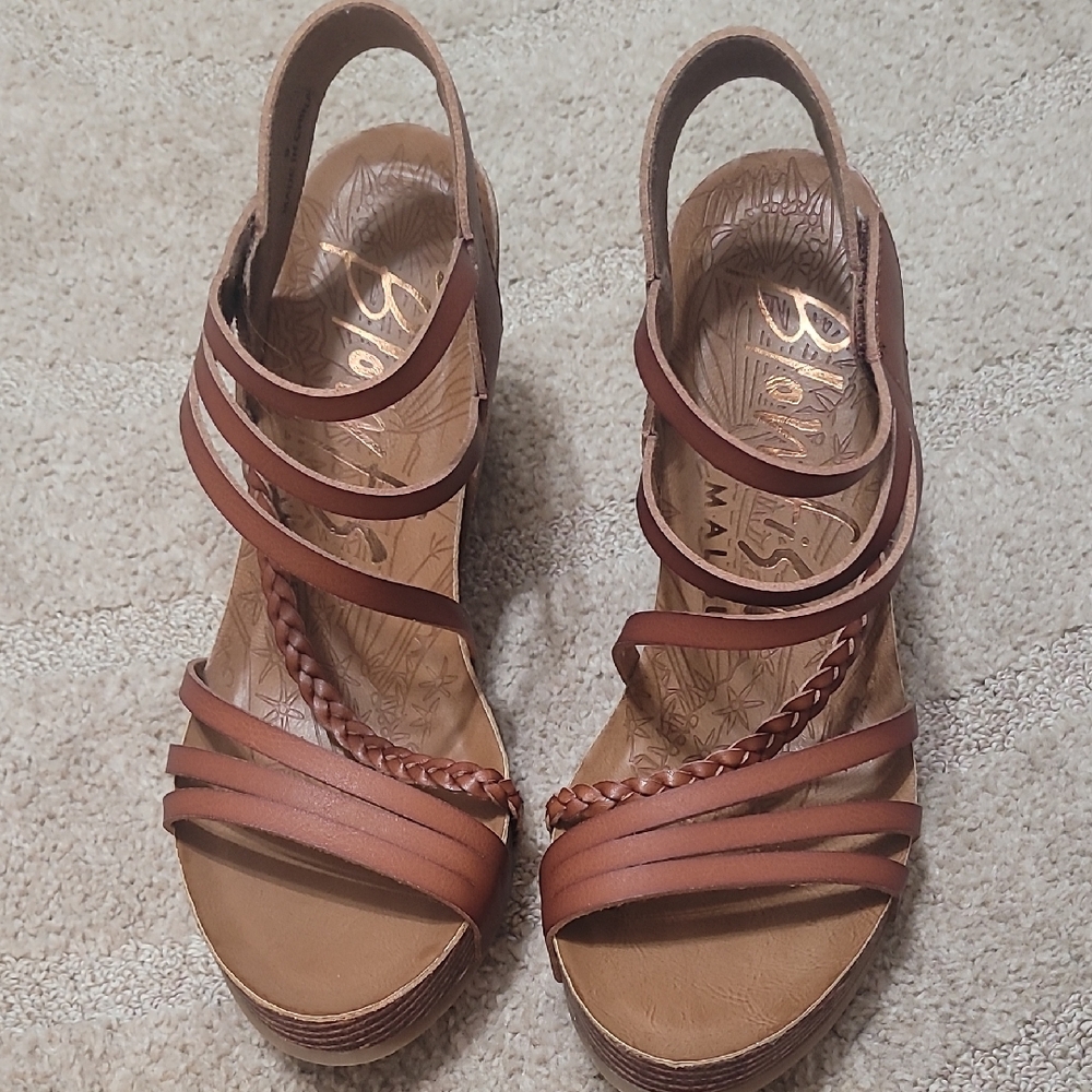 Stylish Bionica Tan Wedge Sandals